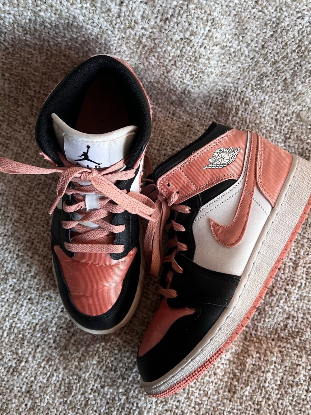 W 7.5 Air Jordan 1 Mid (GS) “Light Madder Root / Coral Satin”